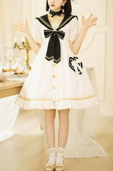 Gothic Lolita Kleid mit kurzen Ärmeln und Kreuzstreifen auf der Brust